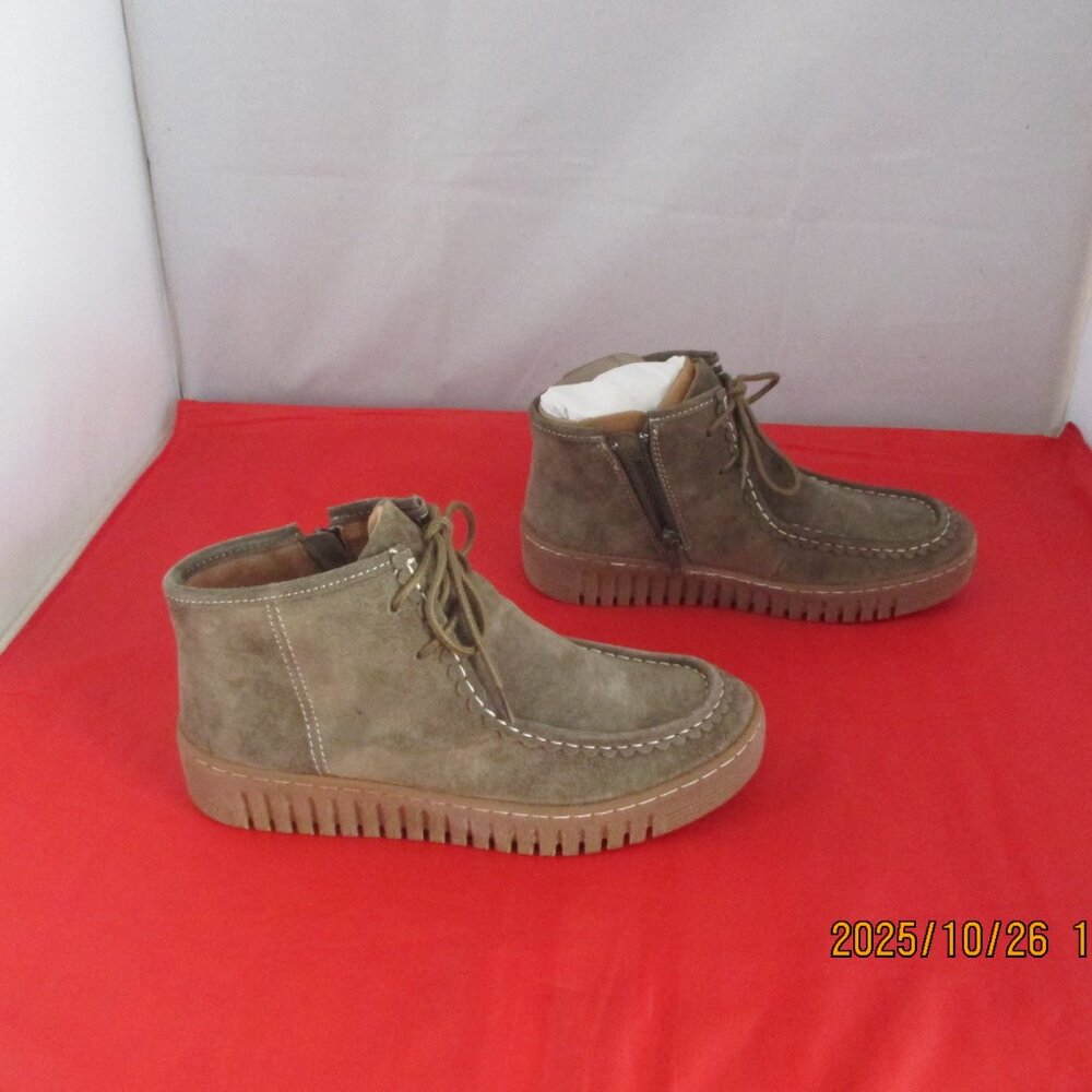 Comfortiva Holland Lug Sole Ankle Boots $130 - US Size 6 W - Olive Suede - 1394